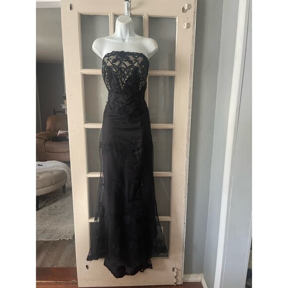 Helen Morley Halter Beaded‎ Lace Dress - Picture 6 of 10